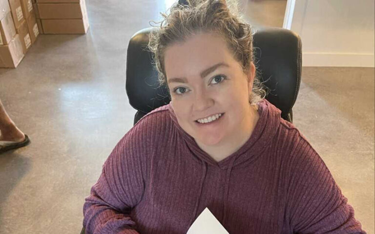 colleen hoover net worth