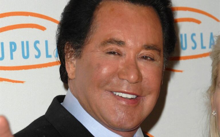 net worth of wayne newton