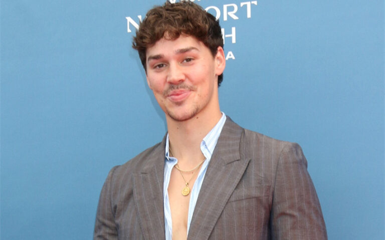 noah beck net worth