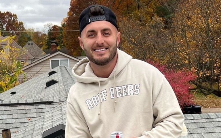 what is derek lipp net worth